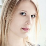 Portrait - Model vor Fenster