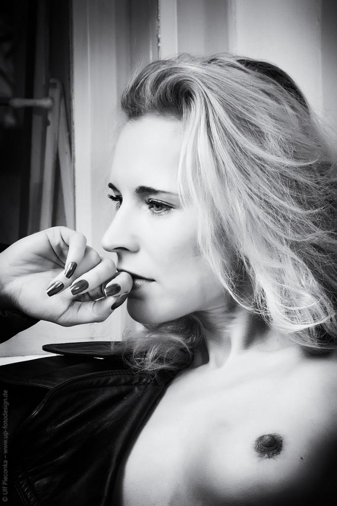 Thinking - Model Jeannine Cremer