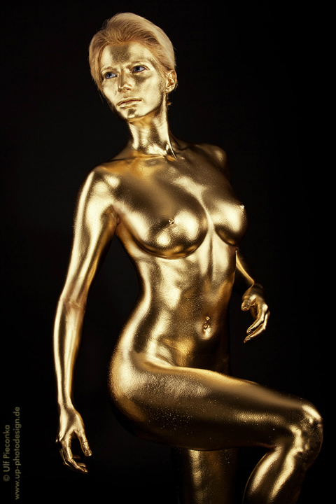 Goldfinger - Bodypainting Gold 11 Fotoshooting mit Model F.