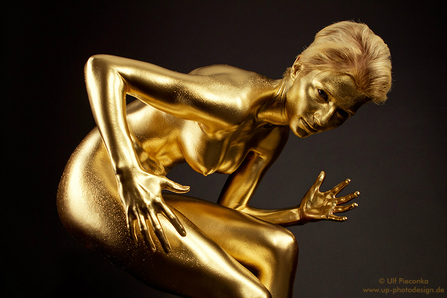 Model - Bodypainting - gold
