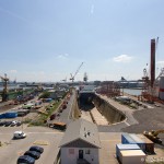 Lloyd-Werft mit der Polarstern im Trockendock