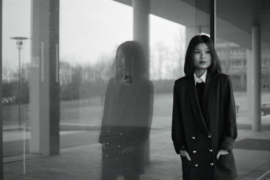 Agfa APX 100 - Canon EOS 100 mit EF 50mm - Analoges Fotoshooting mit Model Yen