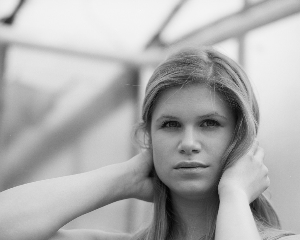 Traditionelles SW-Portrait auf Ilford Delta 100 pro mit Mamiya RB67 - Fotograf Ulf Pieconka - Würzburg