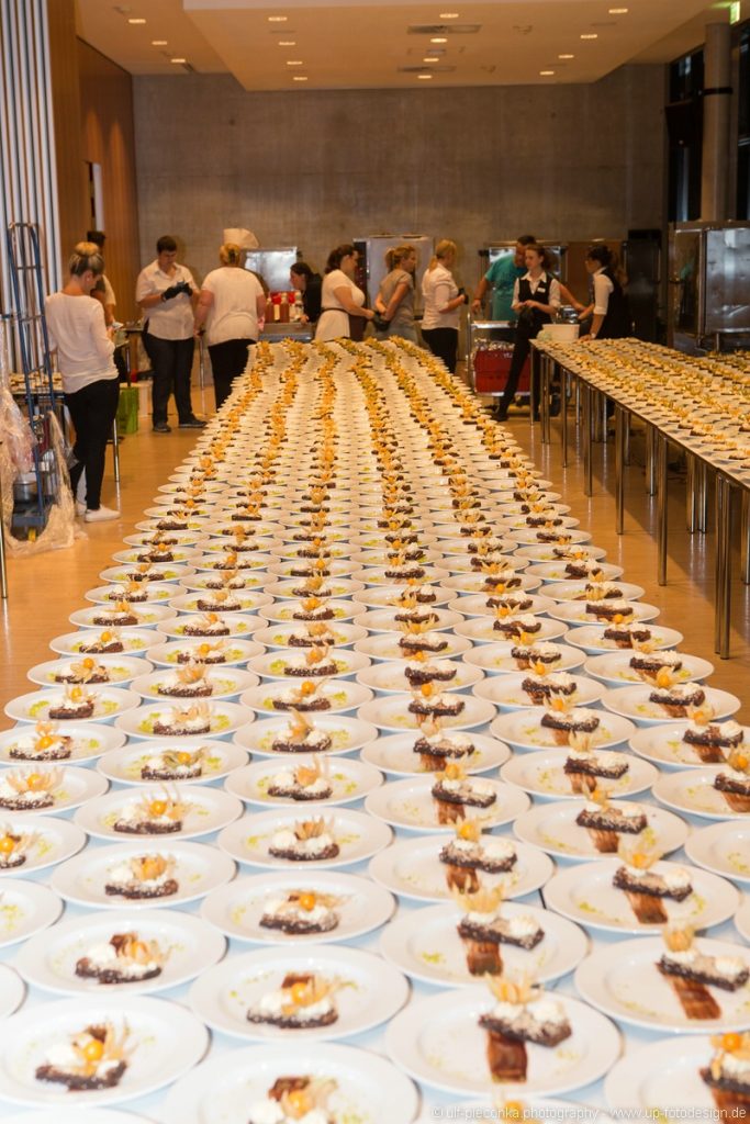 Dessertvorbereitung - - BUKO 2016 - Fotograf Ulf Pieconka - Würzburg