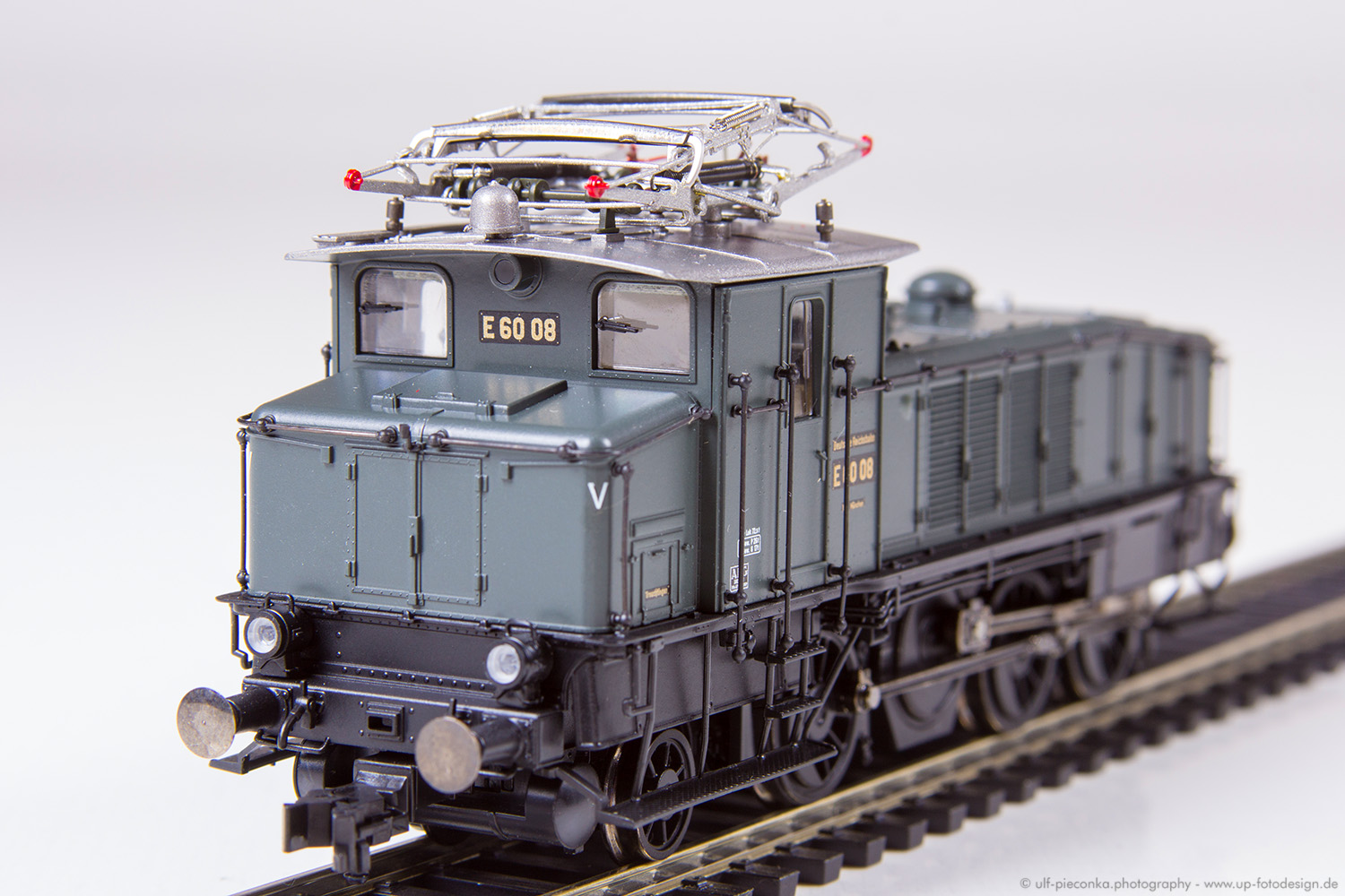 Fleischmann E 60 08 von vorne - Modelleisenbahn-Produktfotografie - Würzburg